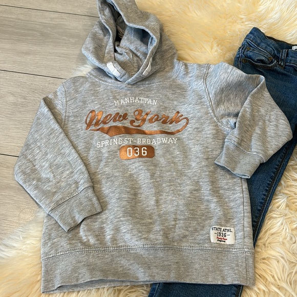 H&M Gray Hoodie Sweatshirt Gold Lettering & Old Navy Medium Blue Skinny Jeans - Picture 2 of 13